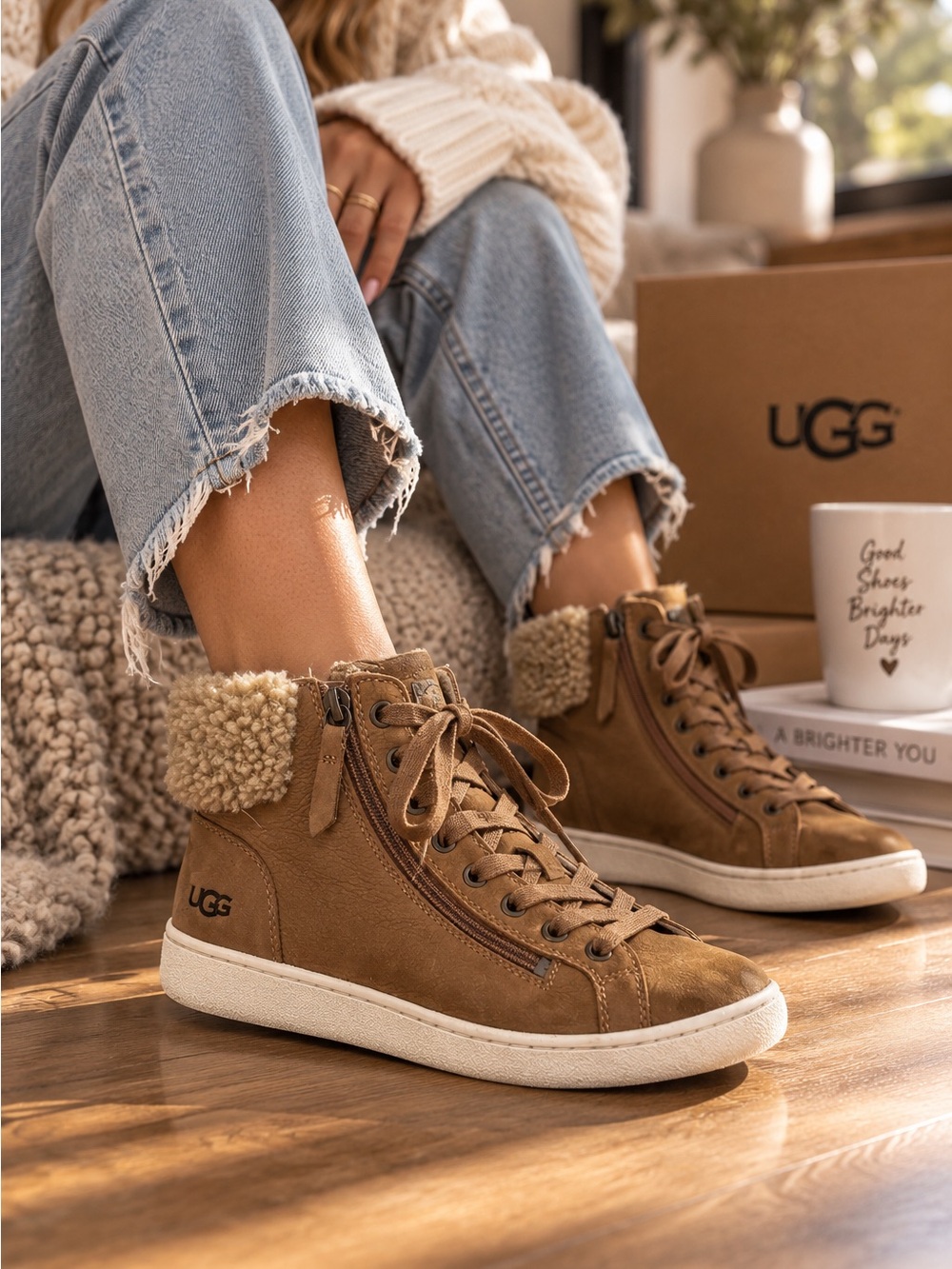 UGG Women's Chestnut Lace-Up Shearling Collar Sneaker Boot Size 8W